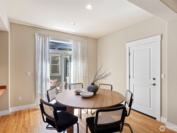 2648 116th Avenue NE, Bellevue WA 98004