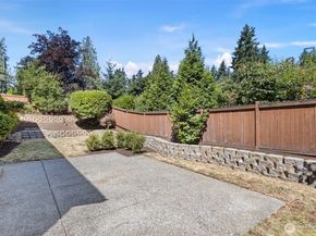 2648 116th Avenue NE, Bellevue WA 98004