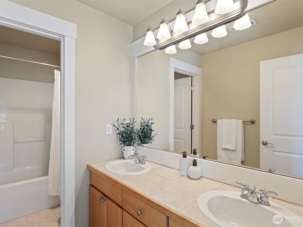 2648 116th Avenue NE, Bellevue WA 98004