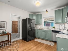 4506 46th Avenue SW, Seattle WA 98116