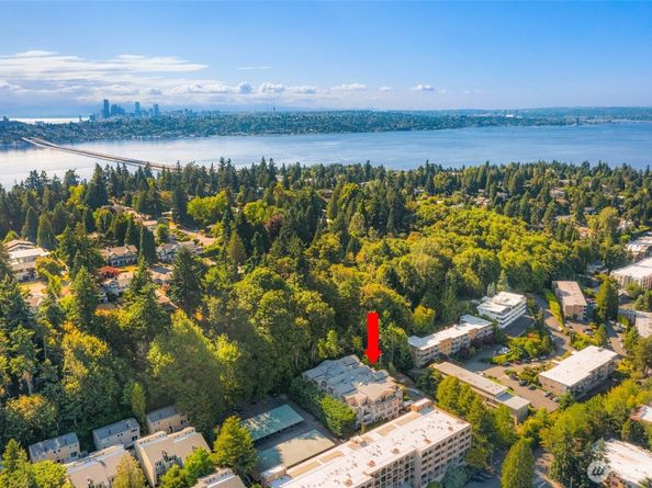 7549 SE 29th Street 305, Mercer Island WA 98040