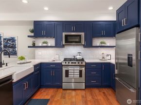7549 SE 29th Street 305, Mercer Island WA 98040