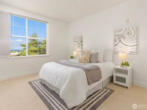 7549 SE 29th Street 305, Mercer Island WA 98040