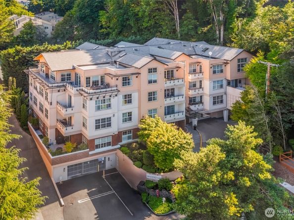 7549 SE 29th Street 305, Mercer Island WA 98040