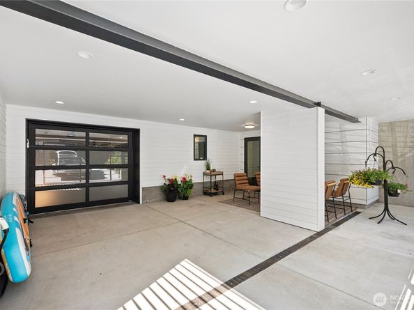 1633 E Calhoun Street, Seattle WA 98112