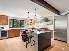 1633 E Calhoun Street, Seattle WA 98112
