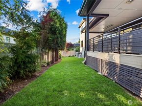 5515 108th Avenue NE, Kirkland WA 98033