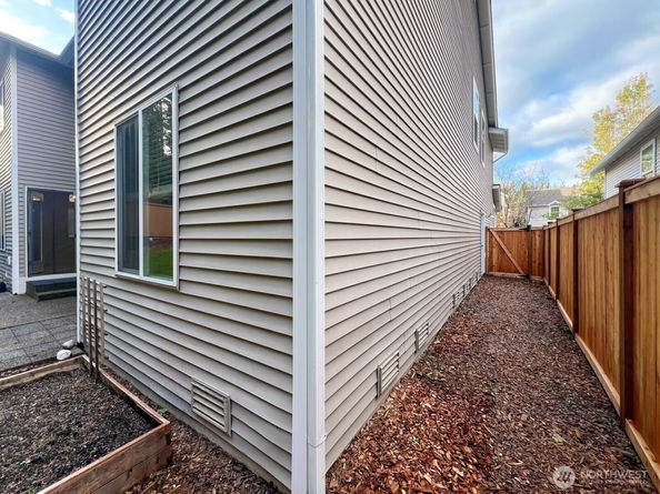 36523 SE Woody Creek Lane, Snoqualmie WA 98065