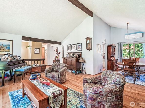 18818 181st Place NE, Woodinville WA 98077