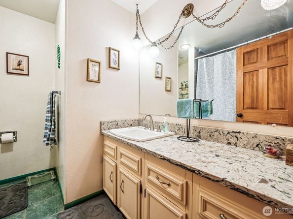 18818 181st Place NE, Woodinville WA 98077