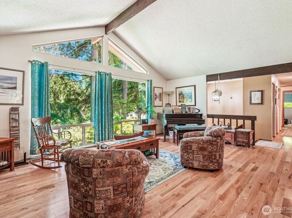 18818 181st Place NE, Woodinville WA 98077