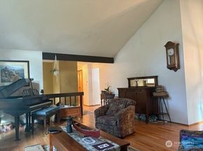 18818 181st Place NE, Woodinville WA 98077