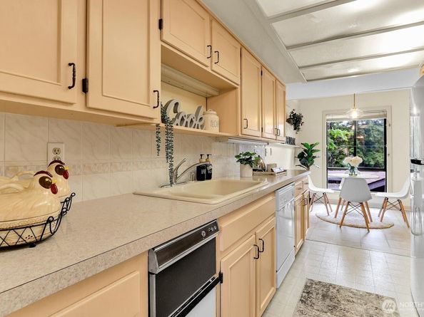 1541 NE 143rd Street H5, Seattle WA 98125