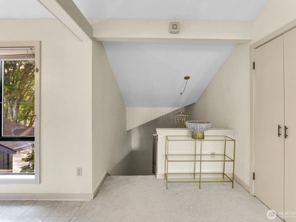 1541 NE 143rd Street H5, Seattle WA 98125