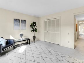 1541 NE 143rd Street H5, Seattle WA 98125