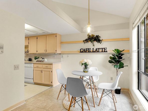 1541 NE 143rd Street H5, Seattle WA 98125