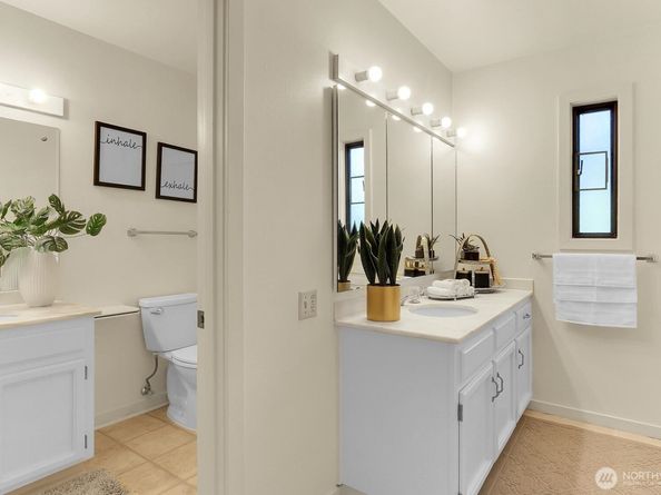 1541 NE 143rd Street H5, Seattle WA 98125