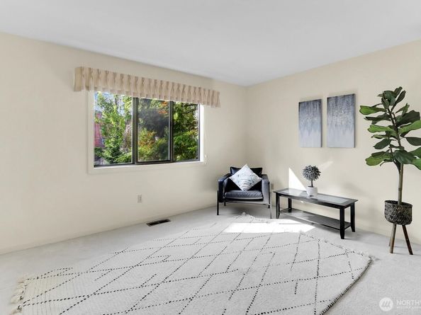1541 NE 143rd Street H5, Seattle WA 98125