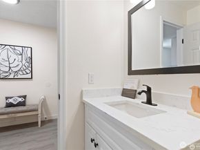 13838 NE 60th Street 165, Redmond WA 98052