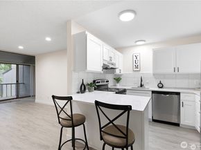 13838 NE 60th Street 165, Redmond WA 98052