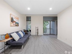13838 NE 60th Street 165, Redmond WA 98052