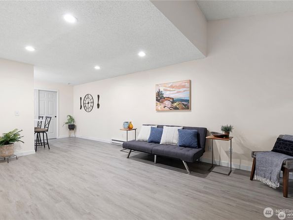 13838 NE 60th Street 165, Redmond WA 98052