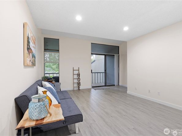 13838 NE 60th Street 165, Redmond WA 98052