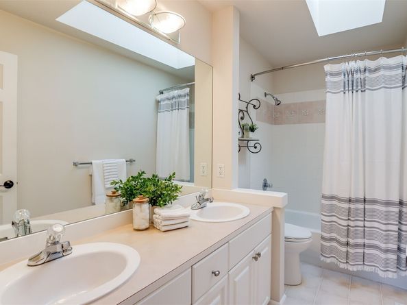 24611 SE 2nd Place, Sammamish WA 98074