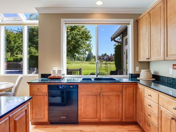 24611 SE 2nd Place, Sammamish WA 98074