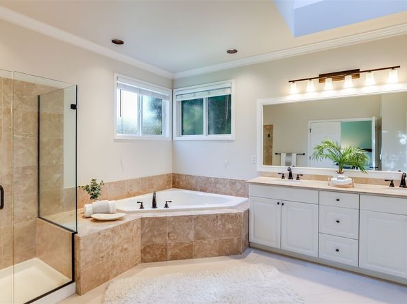 24611 SE 2nd Place, Sammamish WA 98074