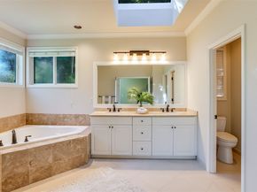 24611 SE 2nd Place, Sammamish WA 98074