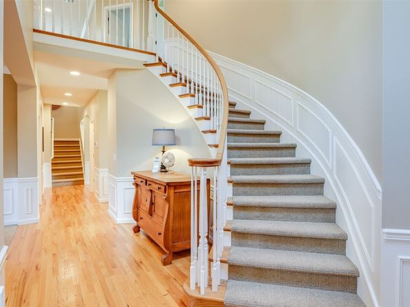 24611 SE 2nd Place, Sammamish WA 98074