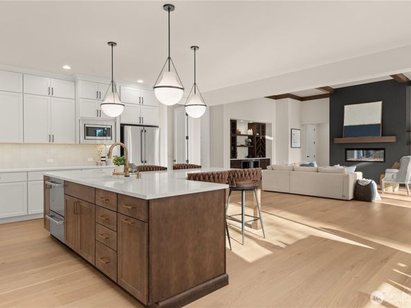 541 SW 366th Street 1, Federal Way WA 98023