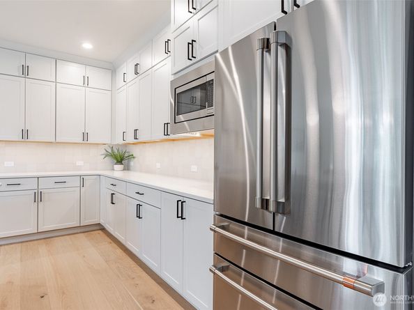 541 SW 366th Street 1, Federal Way WA 98023
