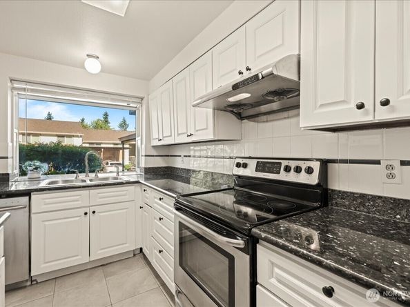 12828 SE 41st Lane C103, Bellevue WA 98006