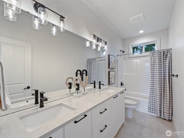12019 44th Avenue S, Tukwila WA 98168