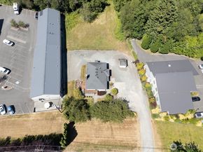 10516 E Riverside Drive, Bothell WA 98011