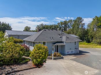 10516 E Riverside Drive