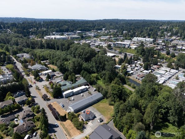 10516 E Riverside Drive, Bothell WA 98011