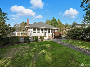 10516 E Riverside Drive, Bothell WA 98011