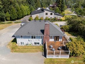 10516 E Riverside Drive, Bothell WA 98011