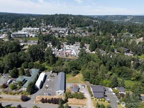 10516 E Riverside Drive, Bothell WA 98011