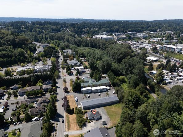 10516 E Riverside Drive, Bothell WA 98011