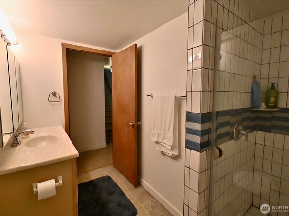 9417 38th Avenue S, Seattle WA 98118