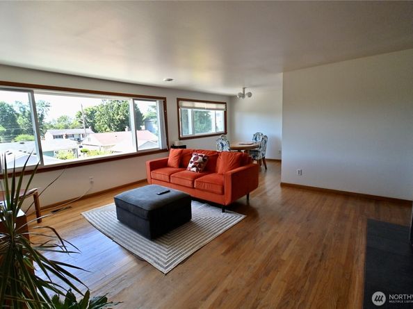 9417 38th Avenue S, Seattle WA 98118