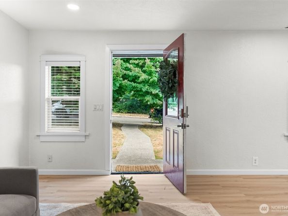 280 Flower Meadows Street, Port Orchard WA 98366