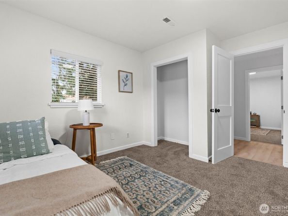 280 Flower Meadows Street, Port Orchard WA 98366