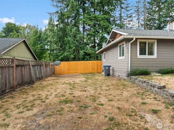 280 Flower Meadows Street, Port Orchard WA 98366