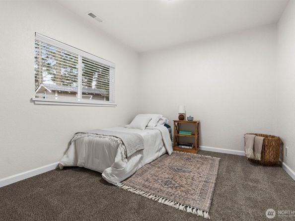 280 Flower Meadows Street, Port Orchard WA 98366
