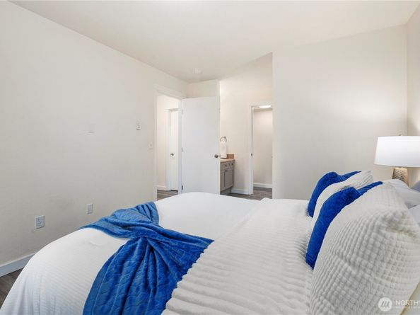 9805 Avondale Road NE L238, Redmond WA 98052